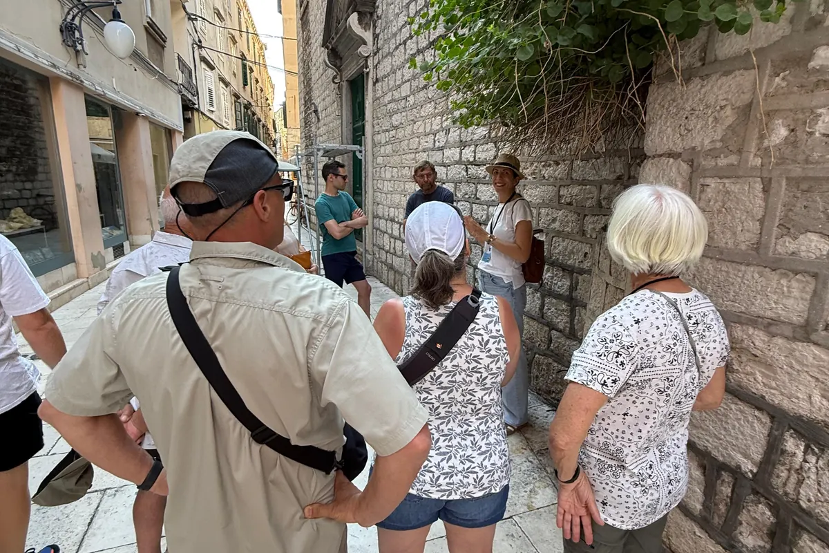 Guests with their guide on the Šibenik history and Homeland War walking tour